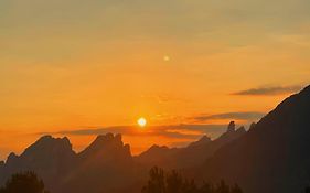 Xman Sunrise Peaks Resort